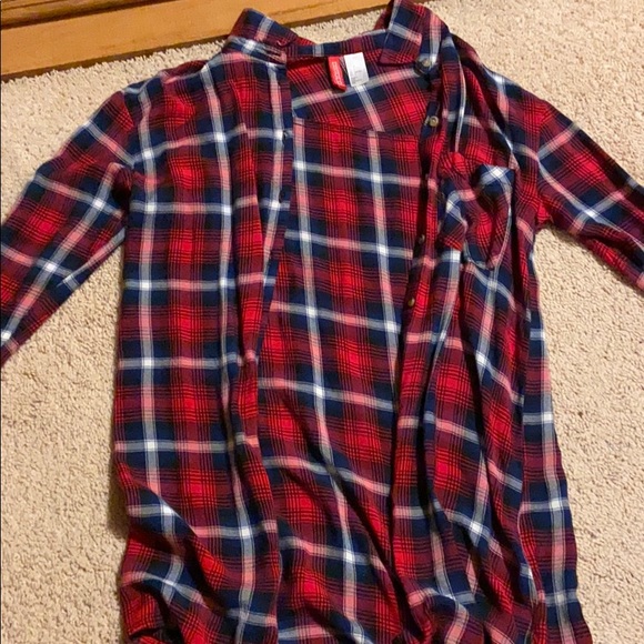 Button up flannel - Picture 1 of 2